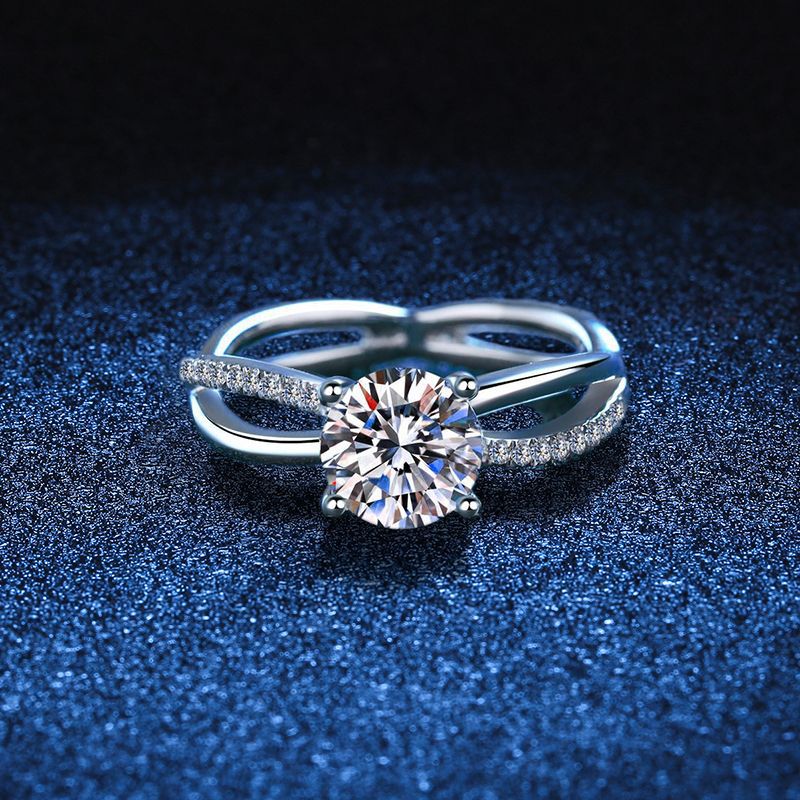 [Azure Tears]ELEGANT 4-PRONG CROSSOVER MOISSANITE ENGAGEMENT RING
