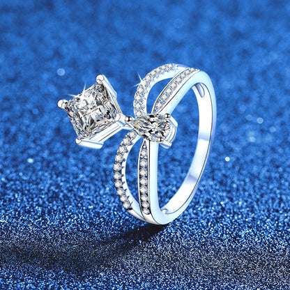 [Azure Tears]ELEGANT DOUBLE-TWISTED MOISSANITE RING