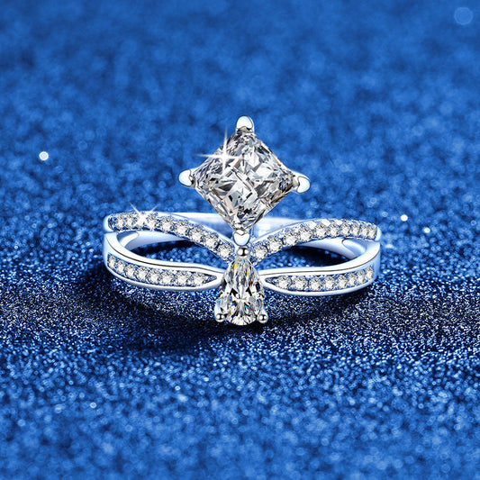 [Azure Tears]ELEGANT DOUBLE-TWISTED MOISSANITE RING