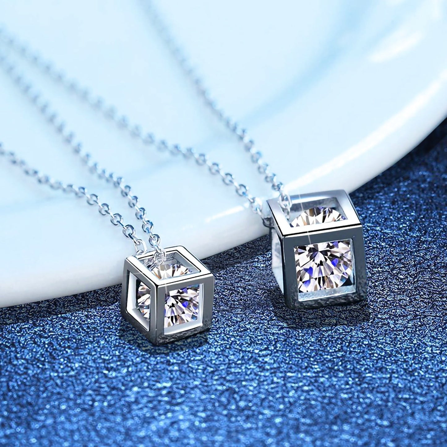 [Azure Tears]GEOMETRIC SUGAR-CUBE MOISSANITE NECKLACE