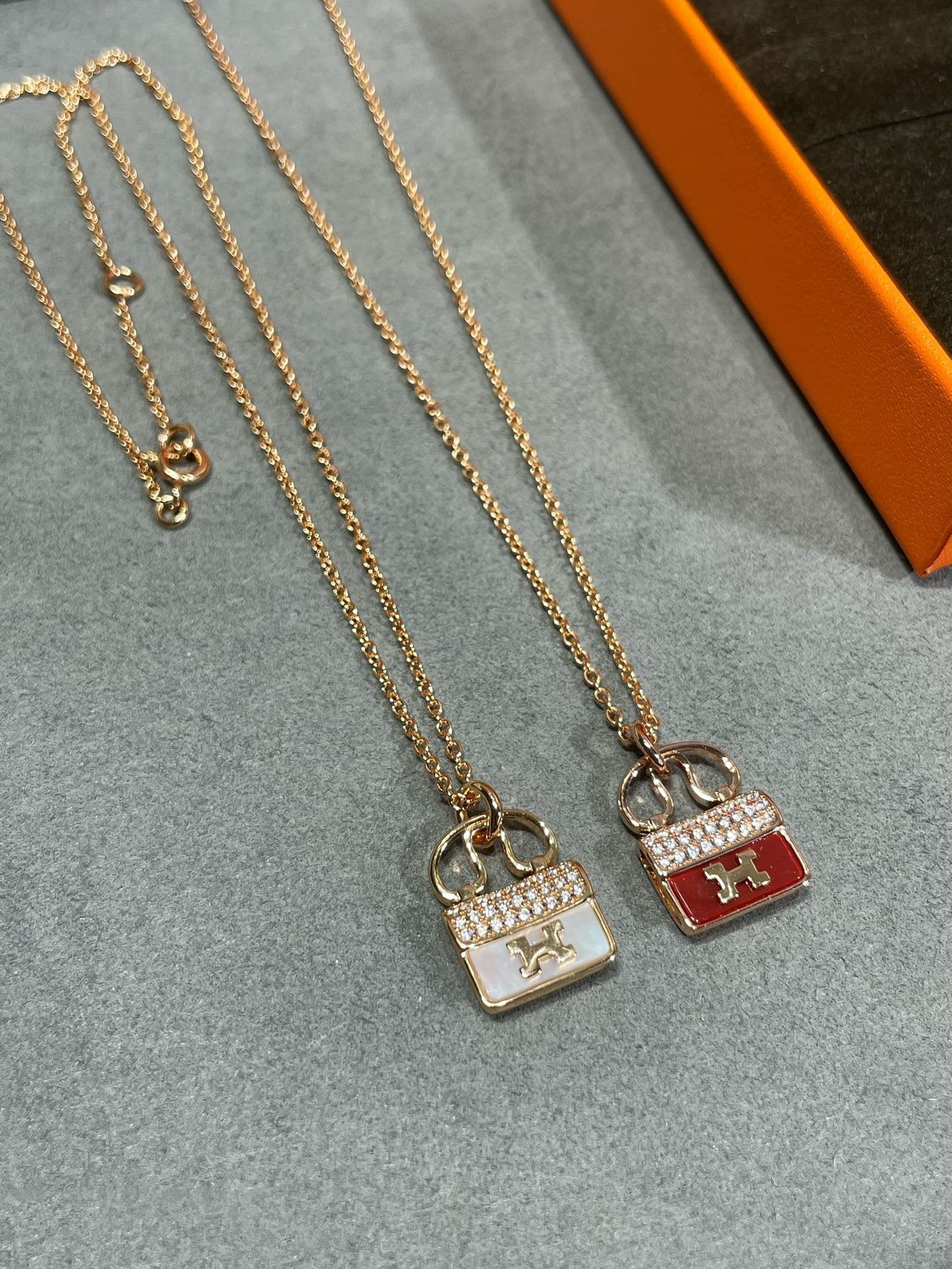 [Azure Tears]H CIRCE MOISSANITE PENDANT NECKLACE GOLD