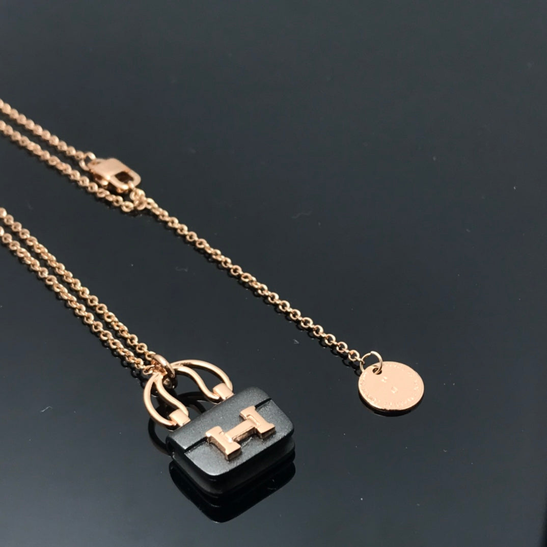 [Azure Tears]WOMEN'S HM AMULETTES CONSTANCE PENDANT NECKLACE
