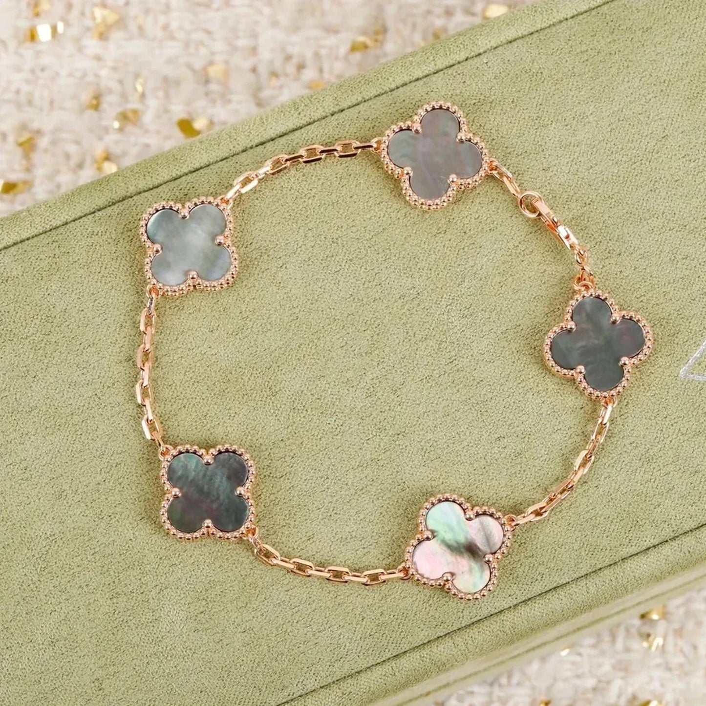 [Azure Tears]LUCKY CLOVER 5-MOTIF BRACELET - GREY MOTHER-OF-PEARL COLLECTION