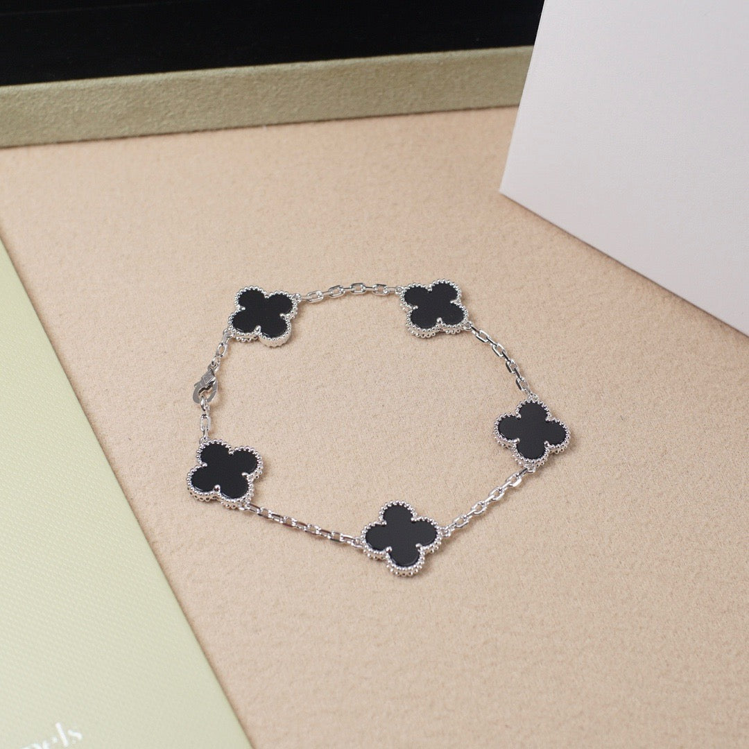 [Azure Tears]LUCKY CLOVER 5-MOTIF BRACELET - BLACK OXNY COLLECTION
