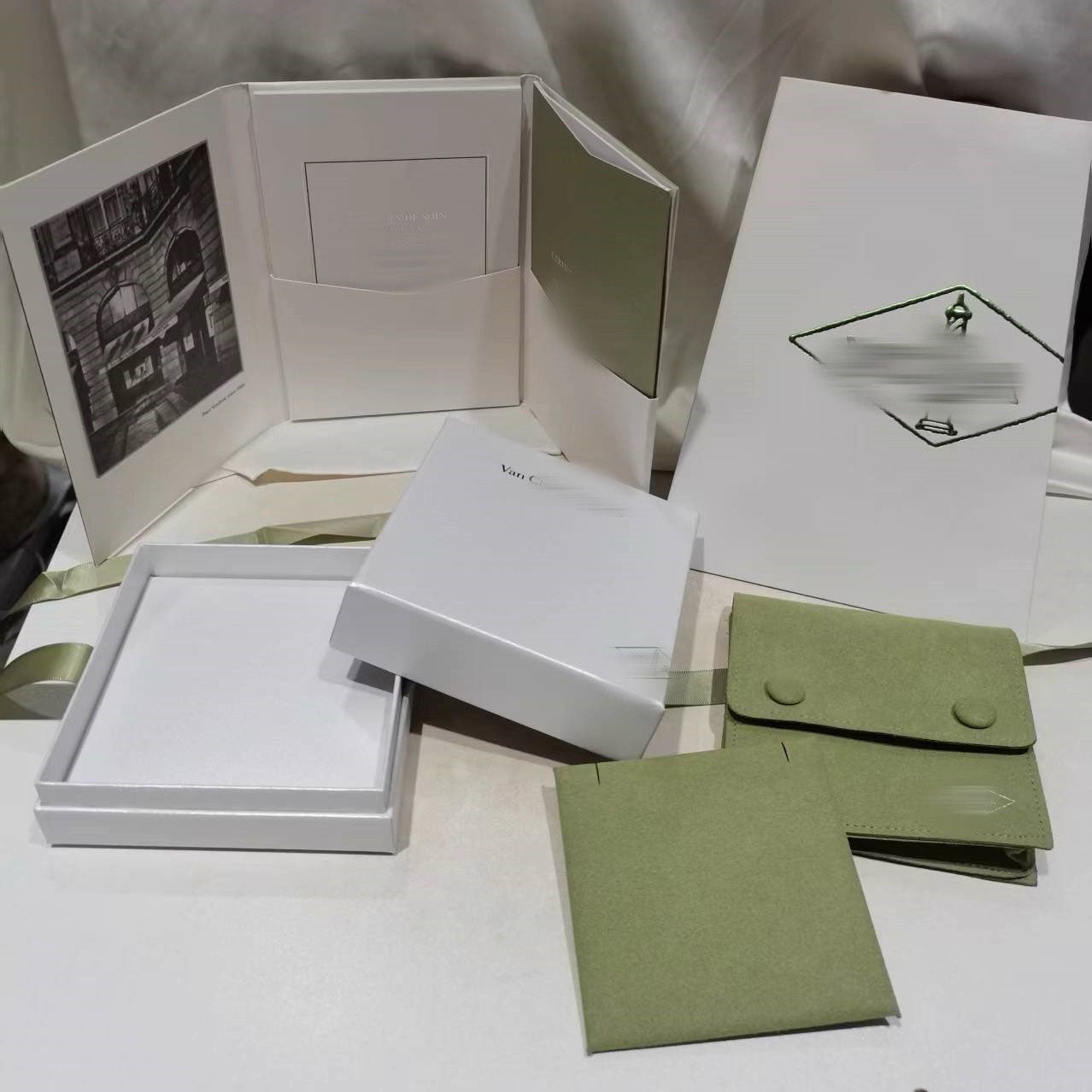 [Azure Tears]CLOVER BRAND JEWELRY BOX