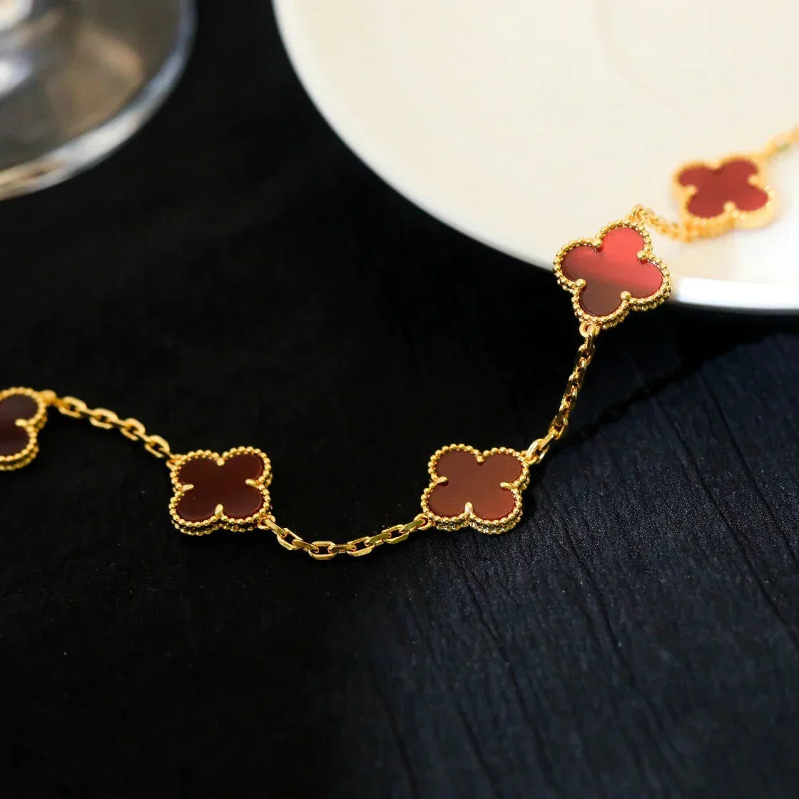 [Azure Tears]LUCKY CLOVER 5-MOTIF BRACELET - RED CARNELIAN COLLECTION