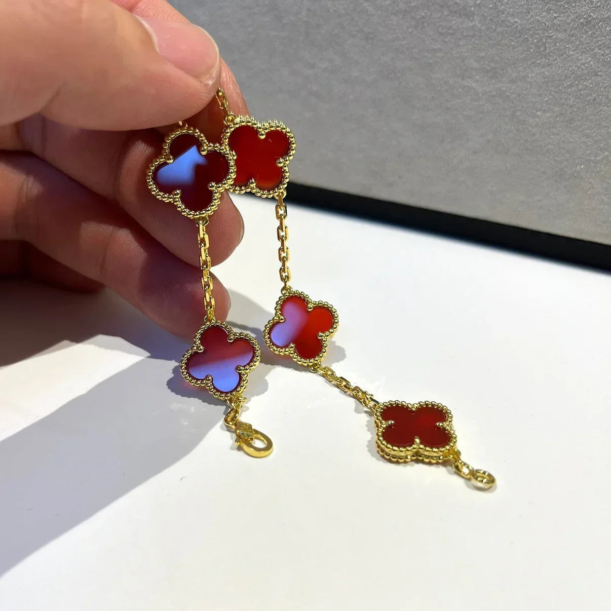 [Azure Tears]LUCKY CLOVER 5-MOTIF BRACELET - RED CARNELIAN COLLECTION