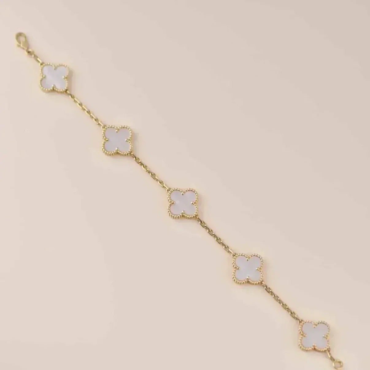 [Azure Tears]LUCKY CLOVER 5-MOTIF BRACELET - WHITE MOTHER-OF-PEARL COLLECTION