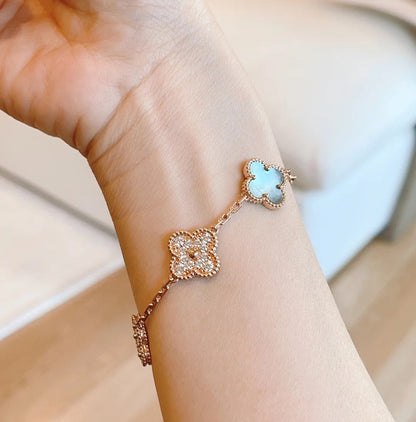 [Azure Tears]LUCKY CLOVER 5-MOTIF BRACELET - GREY MOTHER-OF-PEARL COLLECTION