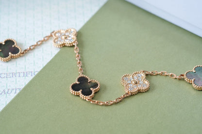 [Azure Tears]LUCKY CLOVER 5-MOTIF BRACELET - GREY MOTHER-OF-PEARL COLLECTION