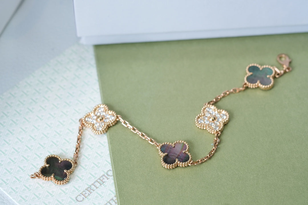 [Azure Tears]LUCKY CLOVER 5-MOTIF BRACELET - GREY MOTHER-OF-PEARL COLLECTION