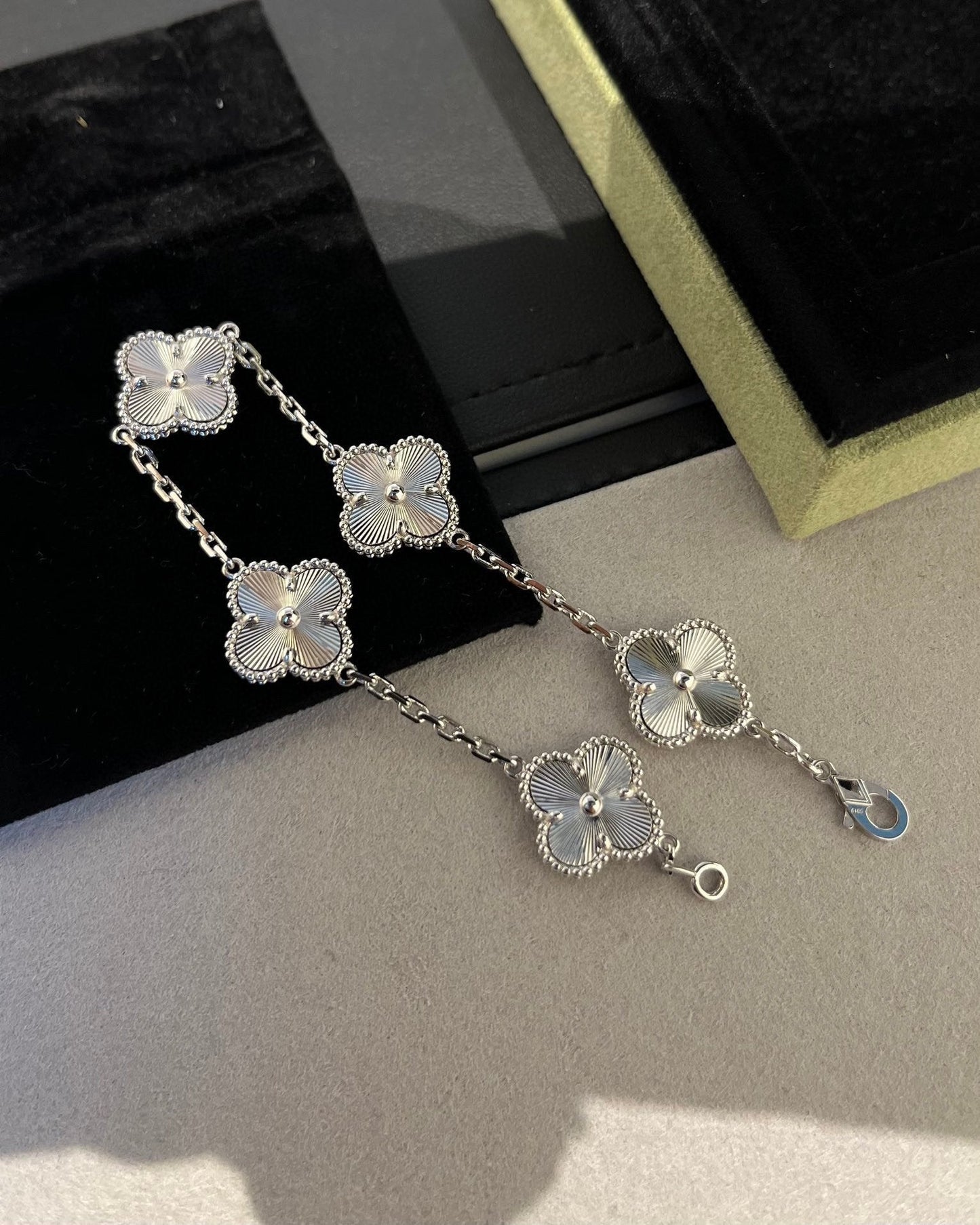 [Azure Tears]LUCKY CLOVER 5-MOTIF BRACELET - LASER COLLECTION
