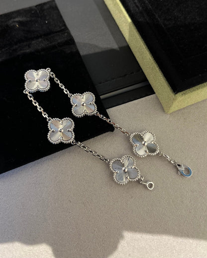 [Azure Tears]LUCKY CLOVER 5-MOTIF BRACELET - LASER COLLECTION